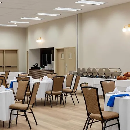 Ramada By Wyndham Del Rio Hotel